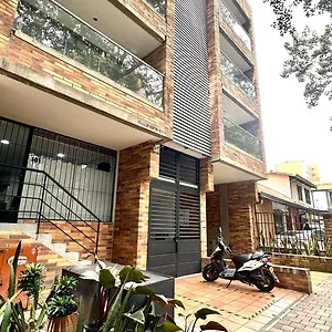 Apto Moderno En Laureles Medellin